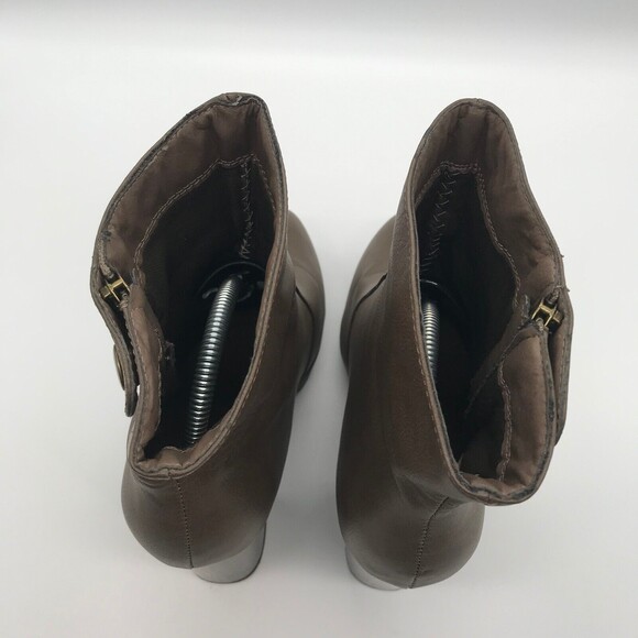 Wild Diva Brown Leatherette Women's size 9M Side Zip Snap Chunky Heeled Booties - Picture 5 of 9